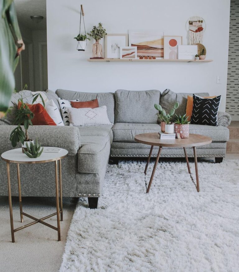 How To Decorate A Carpeted Living Room