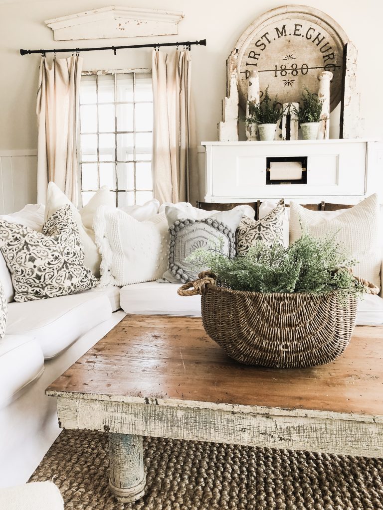 How To Decorate A Basket For Living Room